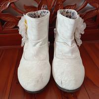Gambar sepatu anak perempuan preloved dari ephi_bulan undefined 3 Tokopedia