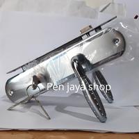 Gambar kunci pintu besar / gagang pintu / kunci besar - silver dari Pen Toserba undefined 1 Tokopedia