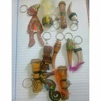 Gambar souvenir gantungan kunci kayu sorong papua dari charlotte bowtique undefined 1 Tokopedia