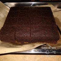 Gambar Bronis pandan coklat loyang 20x20cm tinggi 6cm 900Gr Pakai grab lokal - COKLAT FULL dari Bagas Milk undefined 5 Tokopedia