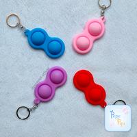 Gambar Gantungan Kunci Pop it 2 Lubang Warna Solid Mainan Bubble Toys TikTok dari Pepepipi undefined 2 Tokopedia