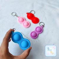 Gambar Gantungan Kunci Pop it 2 Lubang Warna Solid Mainan Bubble Toys TikTok dari Pepepipi undefined 3 Tokopedia
