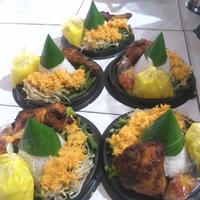Gambar nasi tumpeng - 20 orang dari Omah Arjuno undefined 5 Tokopedia