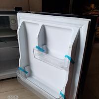 Gambar KULKAS MINI POLYTRON PRH 51 BS  Freezer - HITAM dari Meisya ElektronikKudus undefined 4 Tokopedia