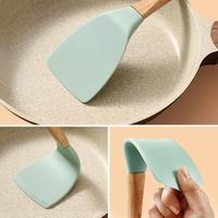 Gambar Silicone Turner / Sodet Masak Tahan Panas - Wooden Handle dari Trinity Kitchen undefined 1 Tokopedia