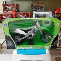 Gambar Diecast Miniatur Motor Cross Trail Kawasaki KX 450F - Skala 1:6 dari D'ndra Toys undefined 2 Tokopedia