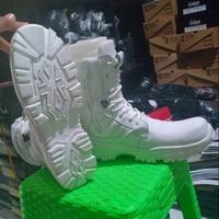 Gambar SEPATU KULIT PRIA PDL SAFETY PUTIH TNI POLRI UJUNG BESI ODON CIBADUYUT - Putih, 41 dari SEPATU KULIT TASIK OC undefined 4 Tokopedia