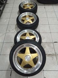 Gambar Velg Seken OZ FUTURA R17 Dan BAN Accelera 205 45 R17 Tahun 2021 dari tokobanvelgmobilwrv undefined 4 Tokopedia
