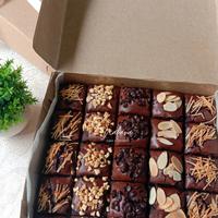 Gambar Fudgy Brownies Besar dari Rumah Kue Nafara undefined 4 Tokopedia