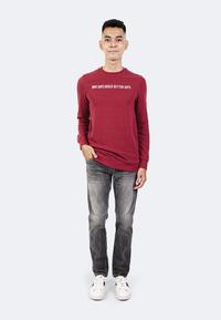 Gambar MANZONE Sweater Pria SLIM FIT Koch-Maroon - XL dari Manzone Store undefined 4 Tokopedia