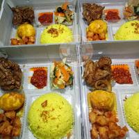 Gambar PAKET NASI KUNING KOTAK PREMIUM B (AYAM GORENG MENTEGA) dari SB KITCHEN JAKARTA undefined 1 Tokopedia