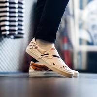 Gambar Vans Slip On x MoMa “VasilyKandinsky” dari Sneakersdeep. undefined 3 Tokopedia