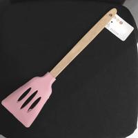 Gambar spatula lubang silicon gagang kayu - Ungu dari TASHIEN undefined 3 Tokopedia