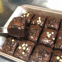 Gambar Fudgy Chocolate Brownies - Butter Wjisman dari Triple A Bakery undefined 1 Tokopedia
