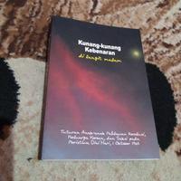 Gambar kunang kunang kebenaran di langit malam dari Toko buku Berdikari 91 undefined 1 Tokopedia