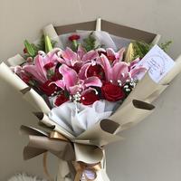 Gambar Bouquet Lily edisi ppkm fresh flower bunga segar buket tangerang bsd dari Bloom Flourish Supplier undefined 2 Tokopedia