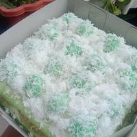 Gambar klepon cake 20*20 dari mama kinan kitchen undefined 1 Tokopedia