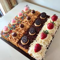Gambar Assorted Cake 20x20 (16pcs) dari whiterose kitchen undefined 1 Tokopedia