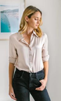 Gambar Kemeja Wanita Import Beige & Black Basic (S,M,L) - Beige, L dari Gabe Store Mall undefined 2 Tokopedia