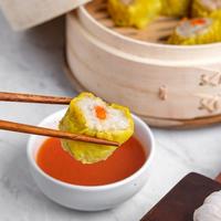 Gambar Dimsum / Dimsum ayam / lumpia kulit tahu / spring roll / lumpia ayam - S roll isi 25 dari Toko NR 17 undefined 1 Tokopedia