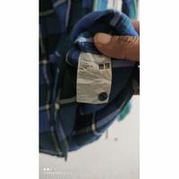 Gambar Flannel UNIQLO Second Original / Flannel Cewek UNIQLO Second Ori dari Jeges Second Store undefined 4 Tokopedia