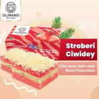 Gambar Bolu Siliwangi Klasik Strawberry dari bolu siliwangi tambora undefined 4 Tokopedia