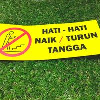 Gambar STIKER DINDING HATI HATI NAIK TURUN TANGGA - WALL STICKERS dari belanjaonlines undefined 3 Tokopedia