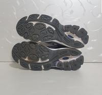 Gambar Sepatu N B Running 570-USA-Size 36 sd 37-Original 100%- Bekas dari SeniBersama undefined 4 Tokopedia