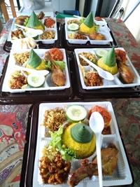 Gambar Nasi Kuning Tumpeng Mini Kotak dari MbaLen Kitchen undefined 4 Tokopedia