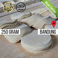 Gambar Kulit Dimsum 250gr Siomay Pangsit Tipis Bening Halal Terdekat Bandung dari MoLaNaKulitDimsum undefined 5 Tokopedia