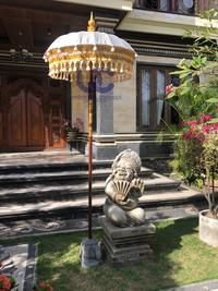 Gambar Payung Bali Hias Dekorasi / Tedung Agung Rob - Rob Kain Joda - Putih, 1 Meter dari PURI TAKSU undefined 1 Tokopedia