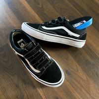 Gambar Vans Old Skool Velcro Pro Black White Original BNIB - 36 dari Aliend Treasure undefined 1 Tokopedia