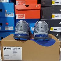 Gambar SEPATU LARI PRIA ASICS GEL NIMBUS 23 PIEDMONT GREY/ELECTRIC BLUE ASI1011B0429 ORIGINAL - 43.5 dari G0 ST0RE undefined 4 Tokopedia