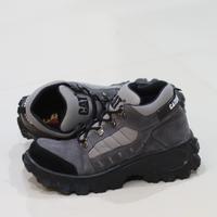 Gambar Sepatu Safety Boots Pria Caterpillar Resistor Abu Hiking sepatu pria - ABU, 39 dari MVP SAVAGE undefined 2 Tokopedia