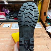Gambar Sepatu Safety Boot Rubber dari Ruang Safety Palembang undefined 3 Tokopedia