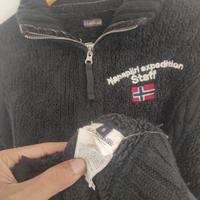 Gambar Jaket Napapijri Thrift Preloved dari harizkidz undefined 4 Tokopedia
