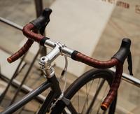Gambar Sepeda Temple Adventure Disc 2 Gravel Bike Peat Grey dari Overflow 7 undefined 2 Tokopedia