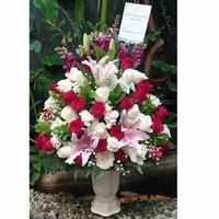 Gambar Rangkaian bunga vas ucapan selamat dan sukses dari ayudia florist undefined 1 Tokopedia