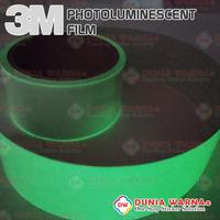 Gambar Stiker 3M Glow In The Dark Sticker Fosfor Safety Pendar Pita 5 CM dari DUNIA WARNA STIKER undefined 1 Tokopedia