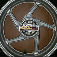 Gambar FRONT REAR WHEEL velg rading depan belakang CBR 250 R THAILAND KYJ ORI dari BAKUL WESI SEMARANG undefined 2 Tokopedia