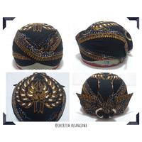 Gambar Blangkon Solo Model Perbawan Batik Tulis Alusan dari Koleksi Antik Jawa undefined 1 Tokopedia