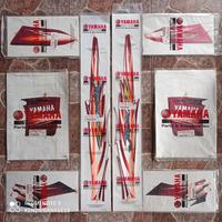 Gambar Stiker Striping Jupiter Z CW Burhan 2007 Hitam Merah Marun 2P2 D0 Original YGP dari Garasi Kenzie Jogja undefined 1 Tokopedia