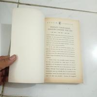 Gambar Twenty Thousand Leagues Under The Sea by Jules Verne in English dari Haldom Maradona undefined 2 Tokopedia