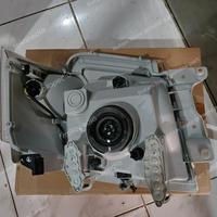 Gambar HEAD LAMP / LAMPU UTAMA / LAMPU DEPAN ISUZU TRAGA ORIGINAL - KIRI dari NATAM ISUZU GENUINE PART undefined 2 Tokopedia