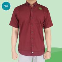 Gambar FAITHMAN Baju Kemeja Pria Polos Warna Kasual Slimfit Lengan Pendek - marun, M dari faithman.id undefined 1 Tokopedia