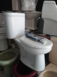 Gambar kloset duduk toto/toilet duduk toto type sw 420/420 jp paket komplit dari tirta jaya closet undefined 1 Tokopedia