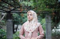 Gambar Paket 1 Kodi 20 Pcs Jilbab Segiempat Motif dari etalaseaisha undefined 1 Tokopedia