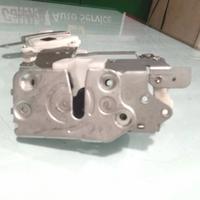 Gambar Door Lock-Sliding Door Kanan -RH Daihatsu Grand Max- Luxio Original dari S-Arch Motor undefined 3 Tokopedia
