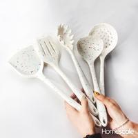 Gambar Peralatan Masak Silikon Bermotif - Spatula model 3 dari Homescaleid undefined 2 Tokopedia