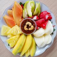 Gambar Rujak buah potong box 1500 mL spesial sambal kacang mete dari bike2bike undefined 1 Tokopedia
